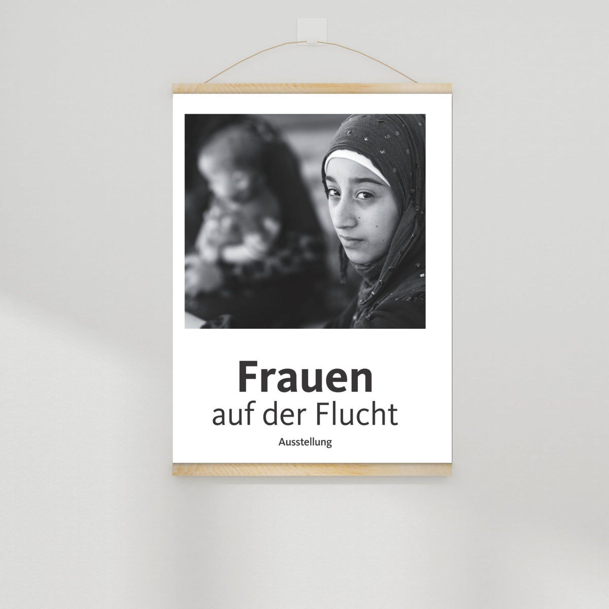 Titel-Plakat "Frauen auf der Flucht"